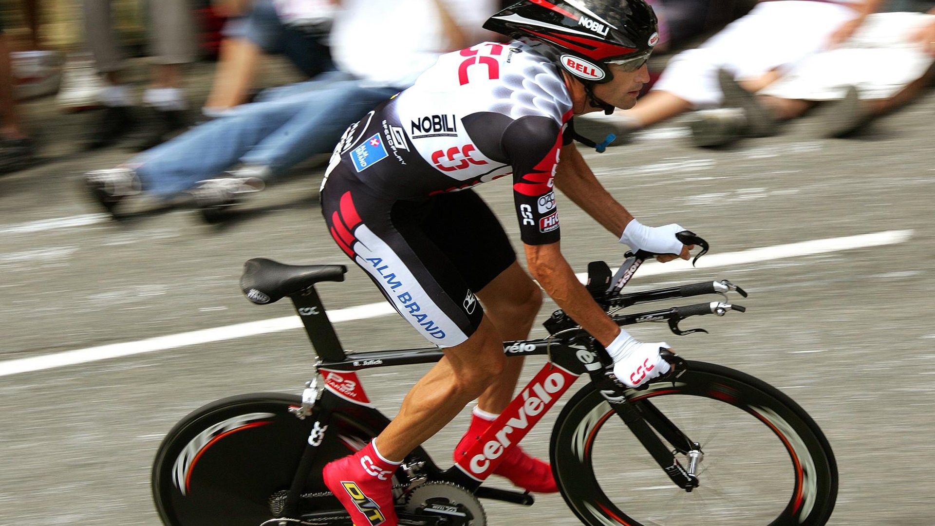 世界杯八强：阿根廷点杀荷兰 剧情峰回路转 黄牌数破世界杯纪录